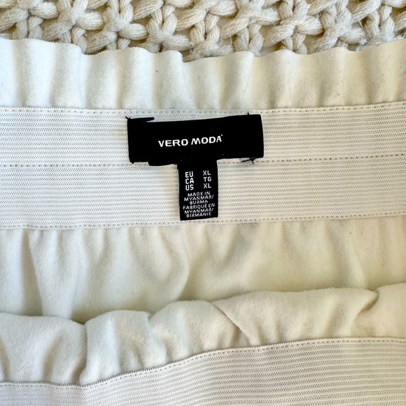 NWOT Vera Moda faux leather cream mini skirt size XL - Picture 3 of 3